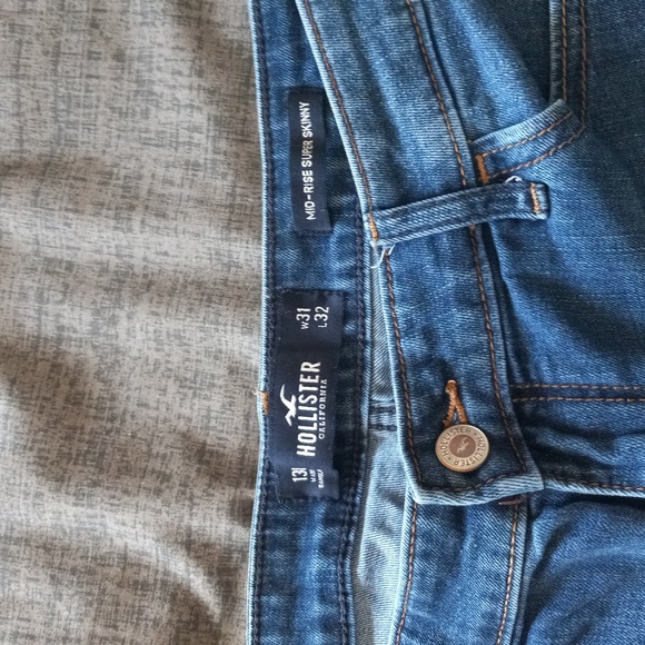 Hollister jeans size 13L - Picture 2 of 3